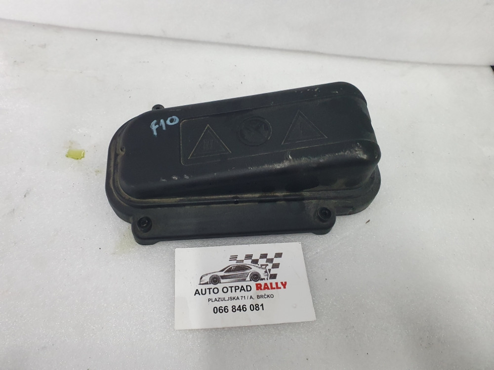 POKLOPAC RACUNARA MOTORA BMW 5 F10 F11 F01 F12 F13 7555189