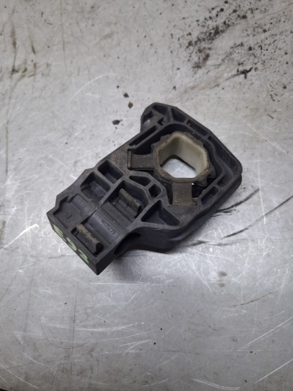 NOSAC HLADNJAKA BMW 5 f10 f11 f01 7575246