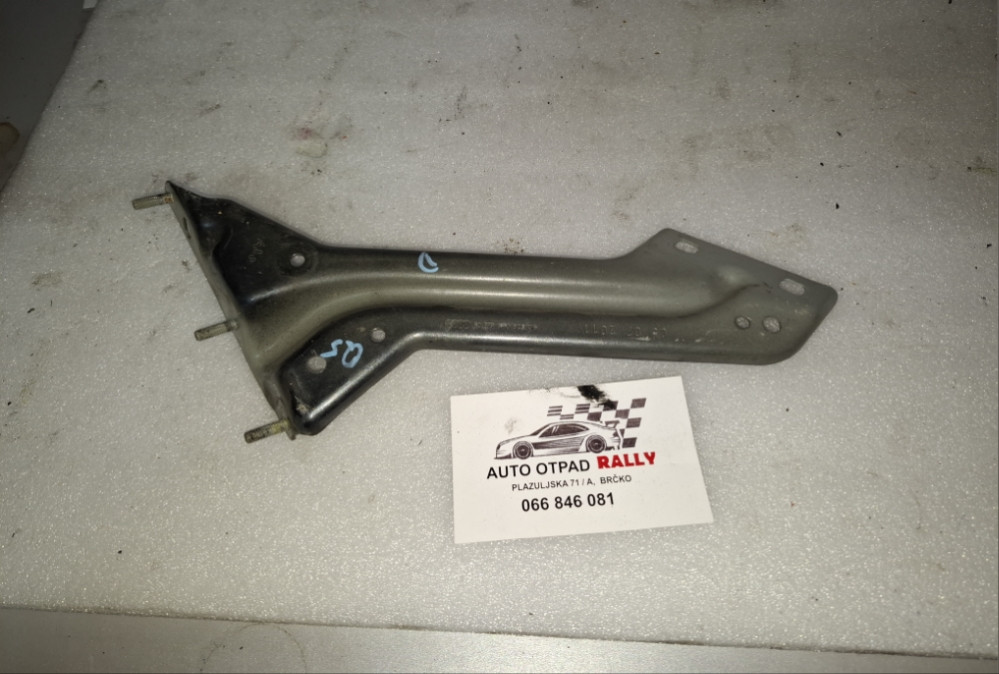 NOSAC BLATOBRANA DESNI AUDI Q5 8R 8R0821136