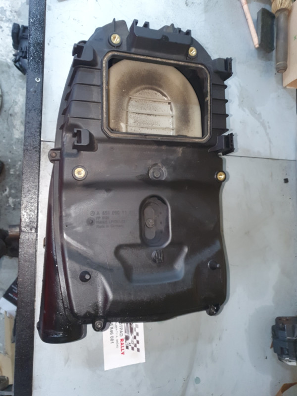 Kućište filtera zraka vazduha MERCEDES E W212 651 A6510901101