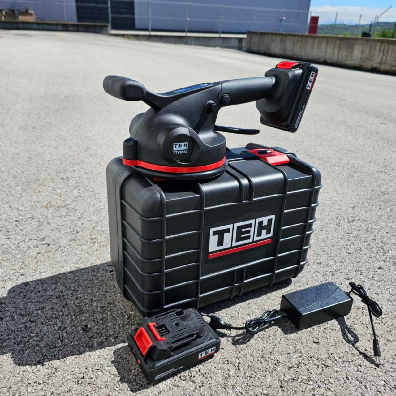TEH vibracioni nivelator za keramiku
