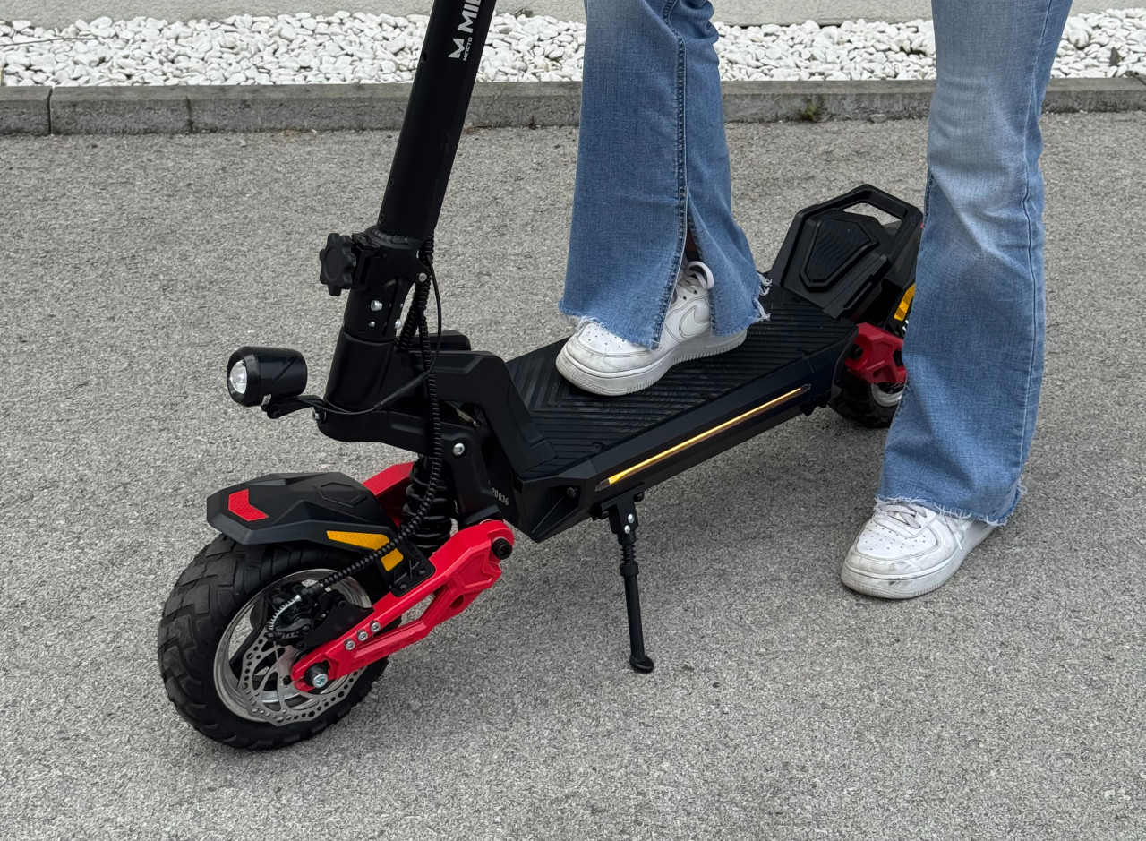 Električni trotinet romobil skuter Nano scooter S20