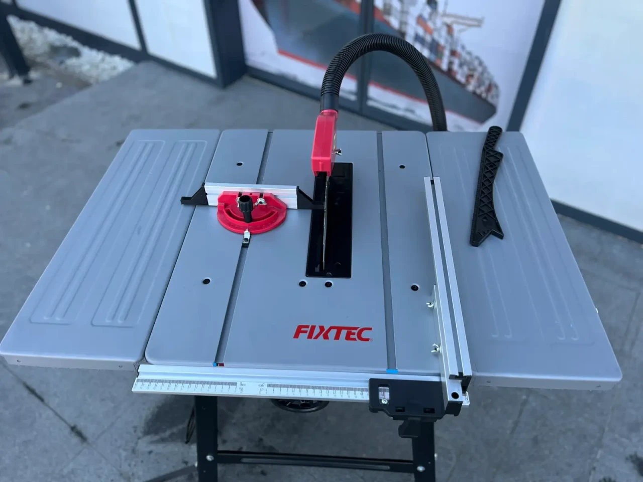 STOLNA PILA 1800W FIXTEC FTS18001