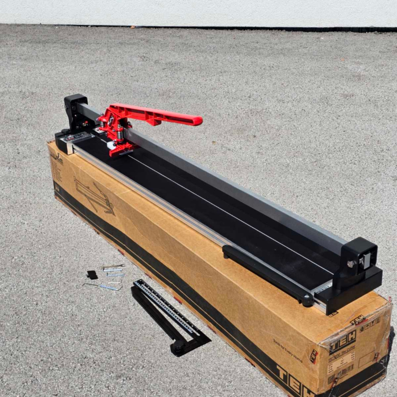 TEH rezač keramike sa 120 cm reznog prostora