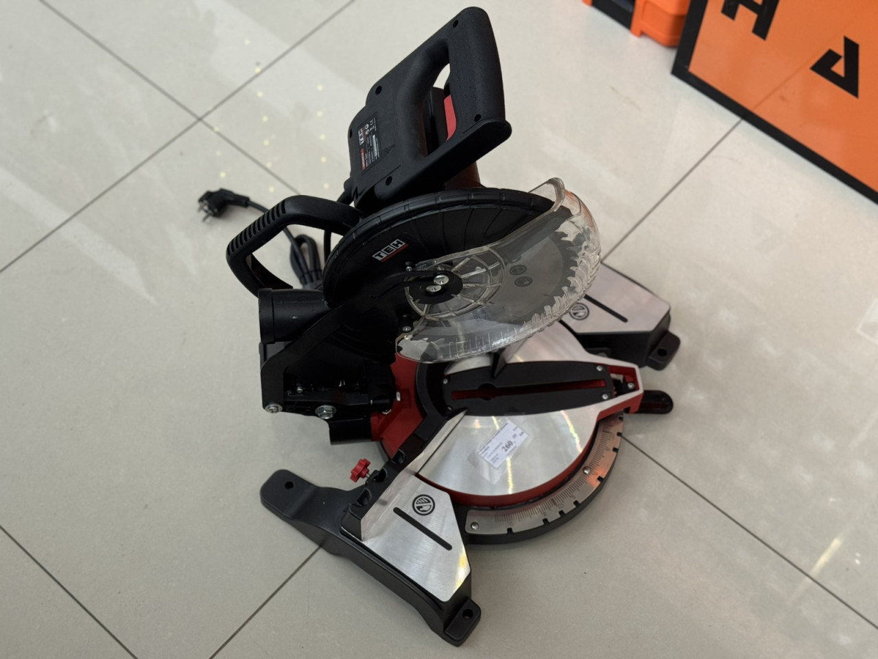 TEH cirkular/preklopna pila 1800W 255mm