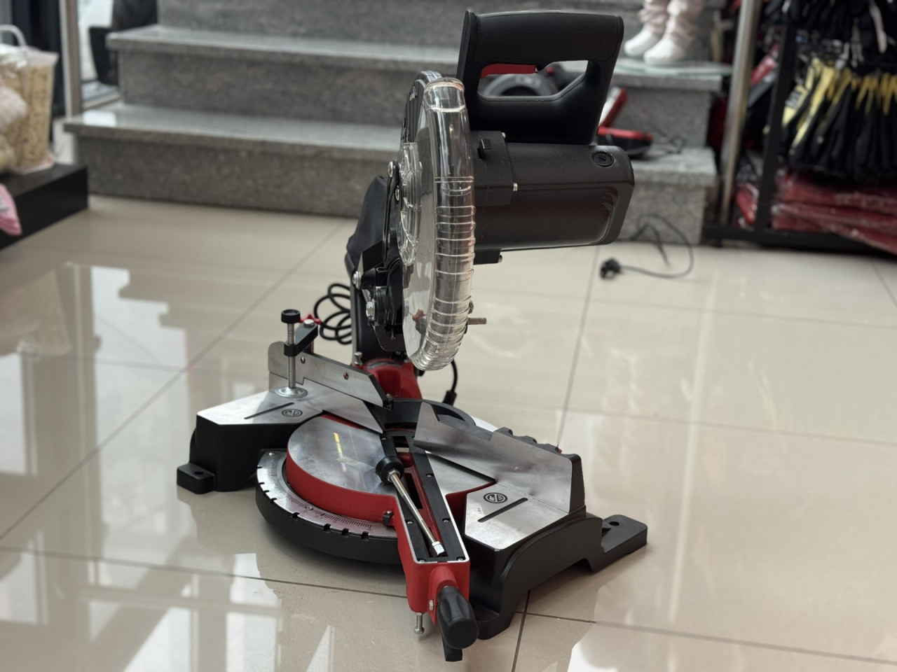 Preklopna potezna pila TEH 1800W 255mm TMS25519