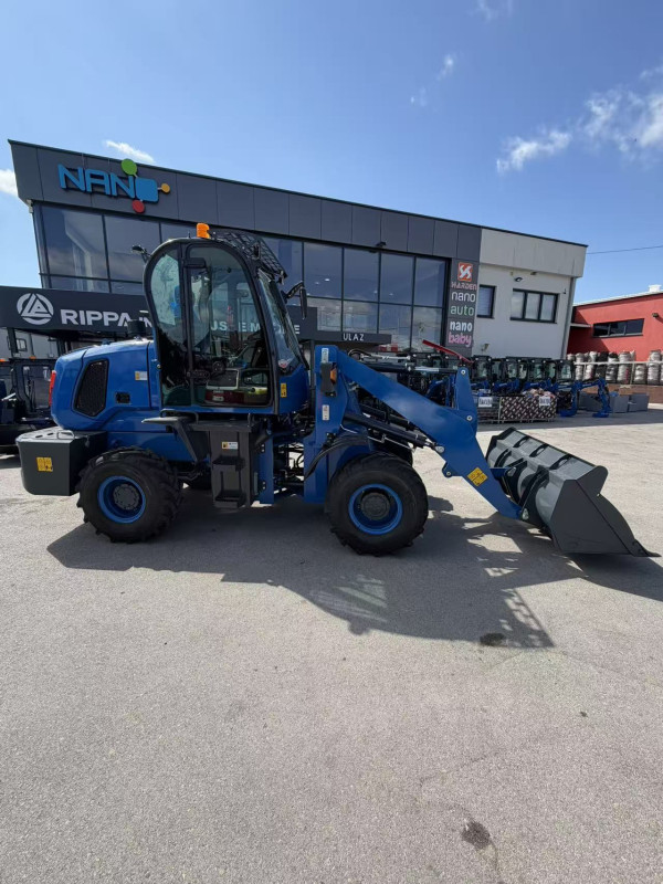 RIPPA Utovarivač RL15 4.5t sa kabinom i klimom 4x4 Kohler