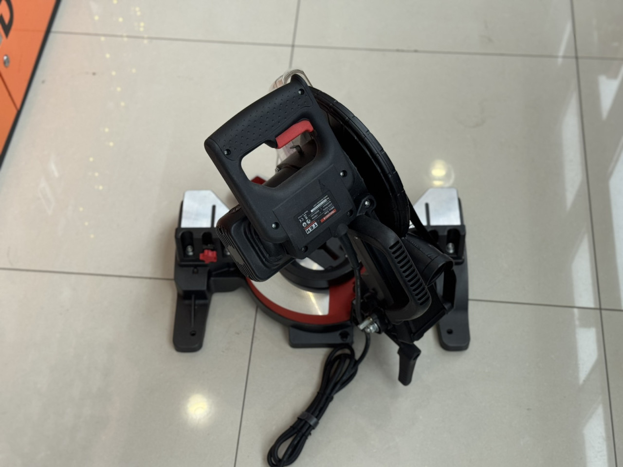 TEH cirkular/preklopna pila 1800W 255mm