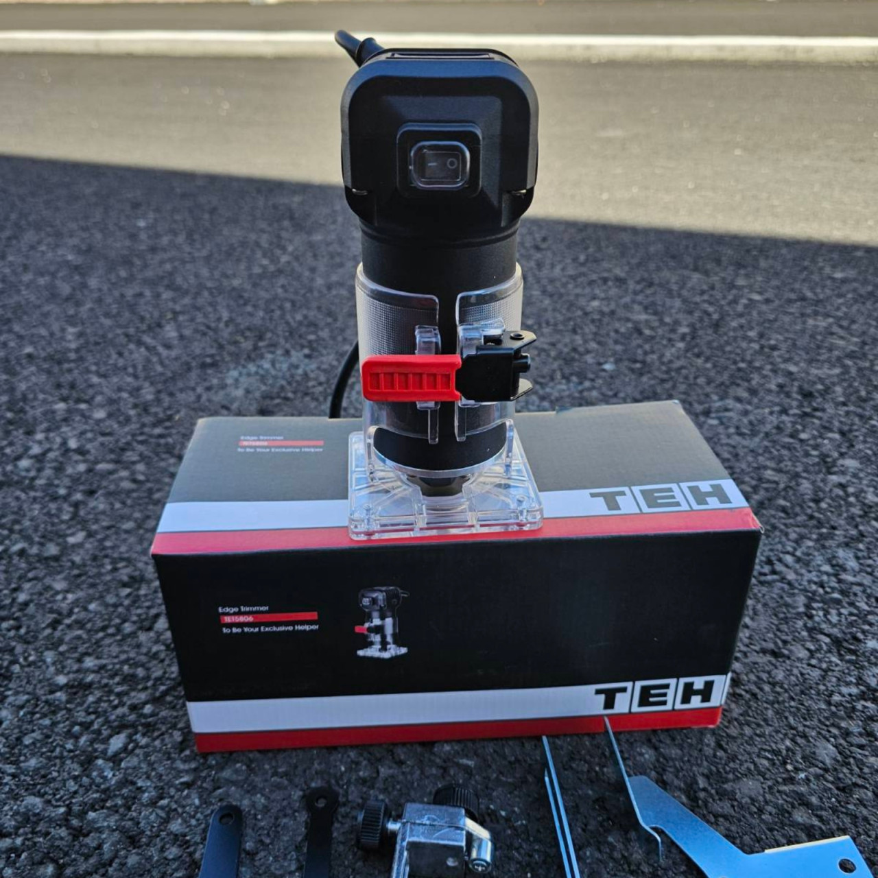 TEH jednoručni frezer za drvo 6mm 580W