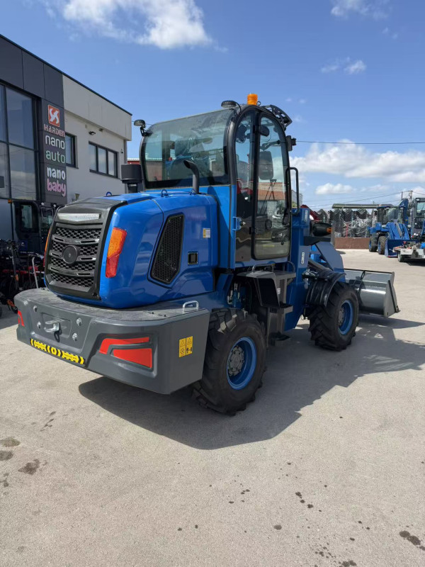 RIPPA Utovarivač RL15 4.5t sa kabinom i klimom 4x4 Kohler