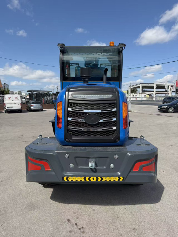 RIPPA Utovarivač RL15 4.5t sa kabinom i klimom 4x4 Kohler