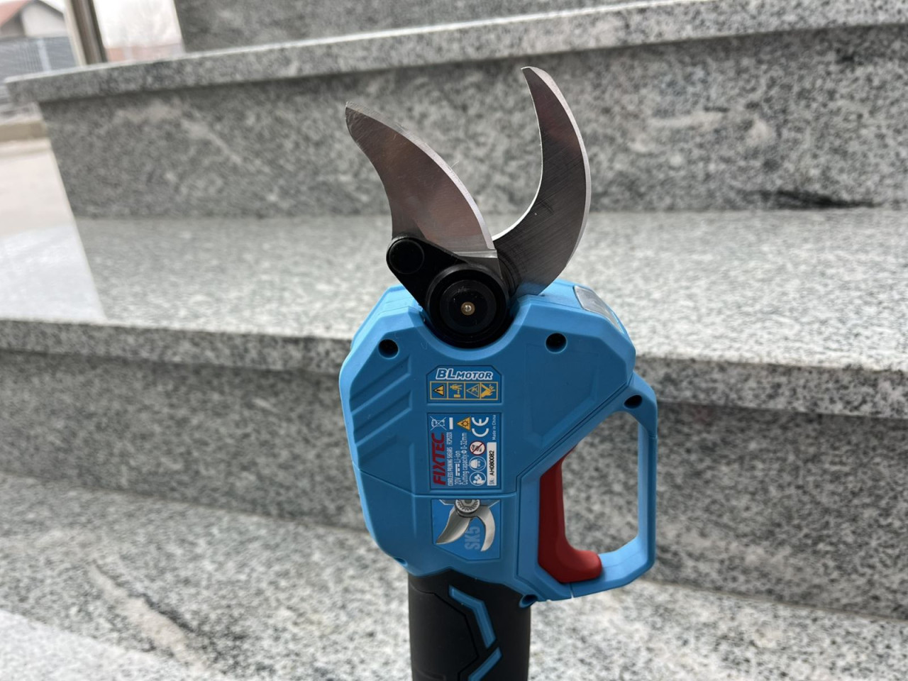 Kliješta za voćke AKU FIXTEC FCPS32X