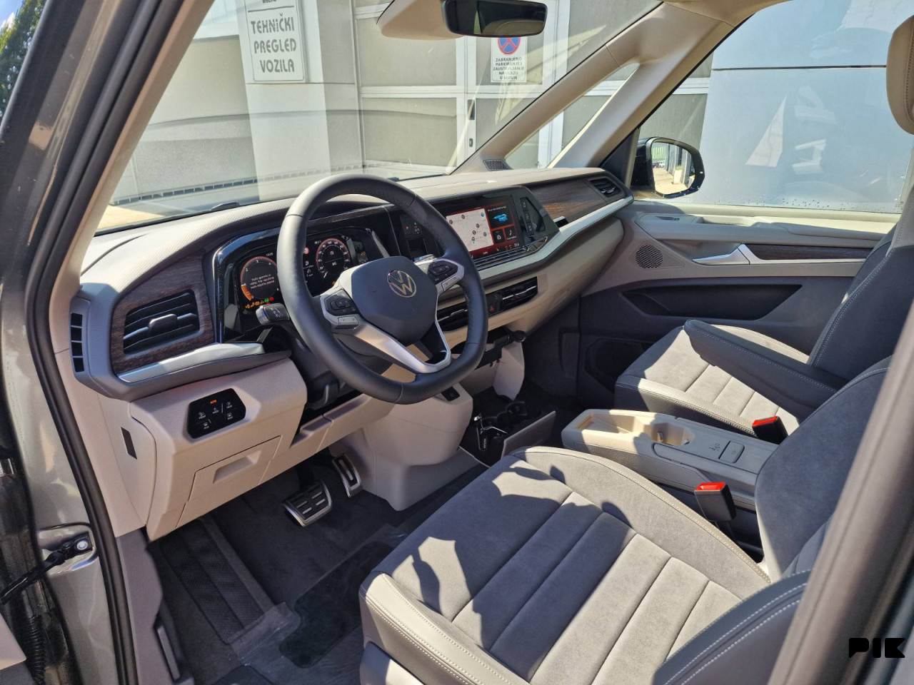 Volkswagen Multivan Style LR 2.0 TDI DSG