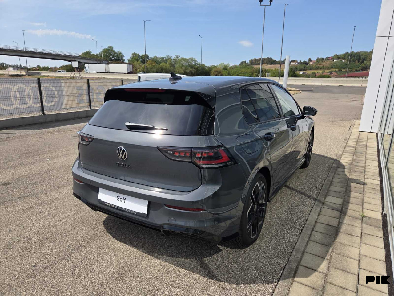 Volkswagen Golf R-Line Plus 2.0 TDI 110kW