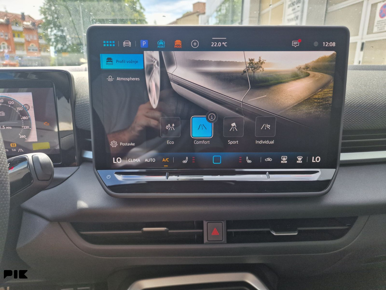 Volkswagen T-Roc R-Line 1.5 eTSI 150KS
