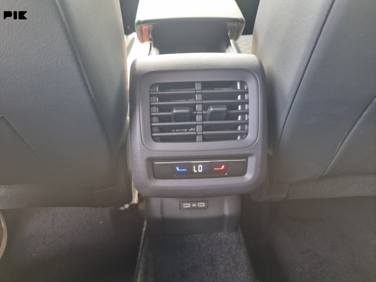 Volkswagen T-Roc R-Line 1.5 eTSI 150KS