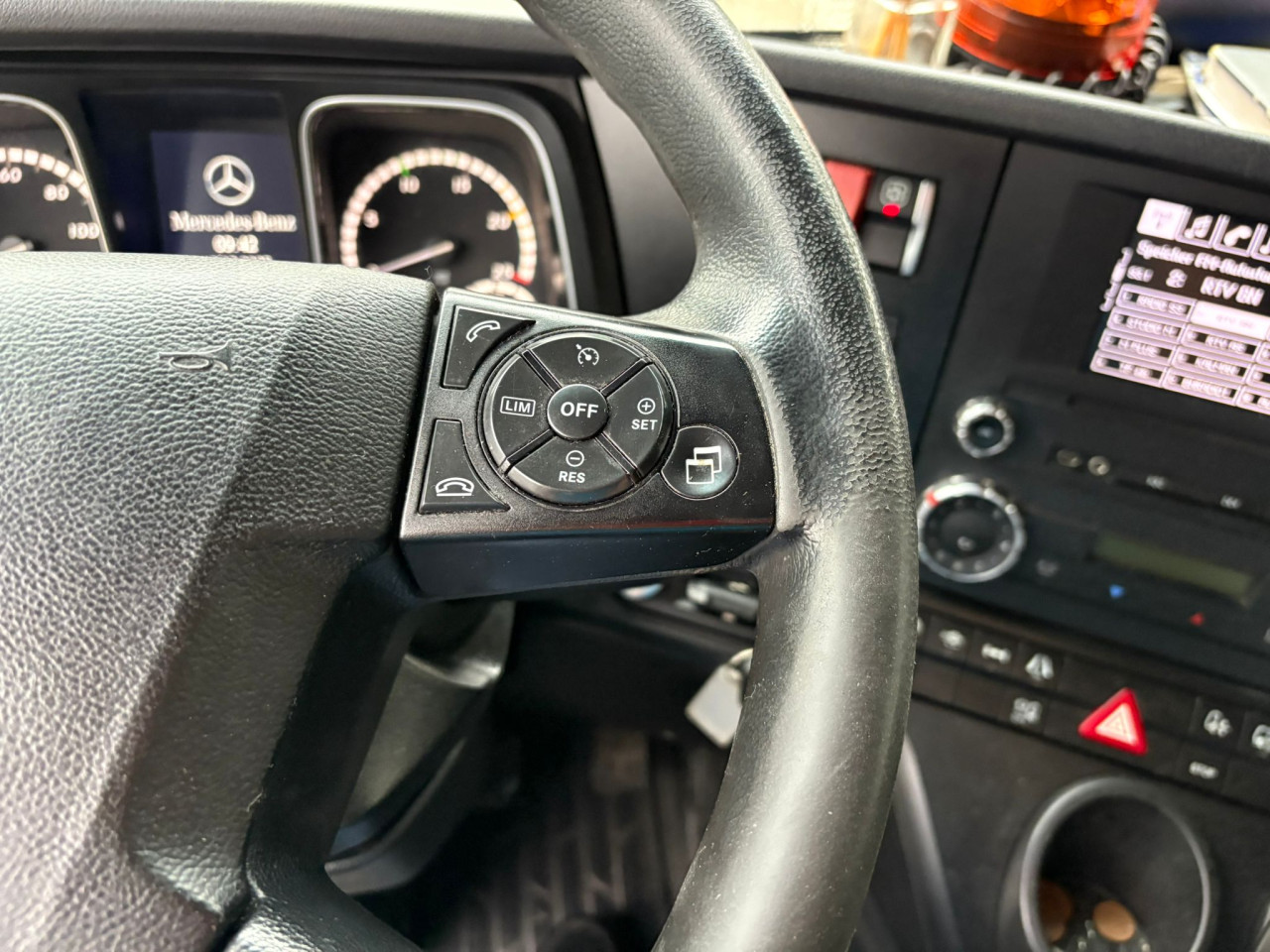 Mercedes-Benz Actros 1843 LS