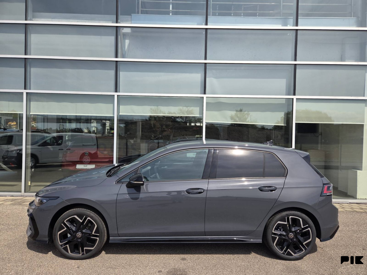Volkswagen Golf R-Line Plus 2.0 TDI 110kW