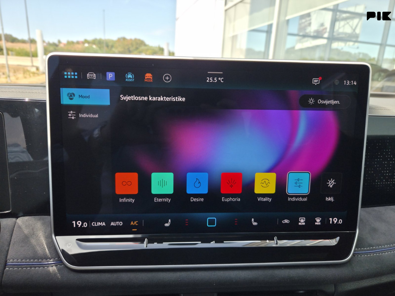 Volkswagen Tiguan R-Line Plus 2.0 TDI 4Motion 142kW