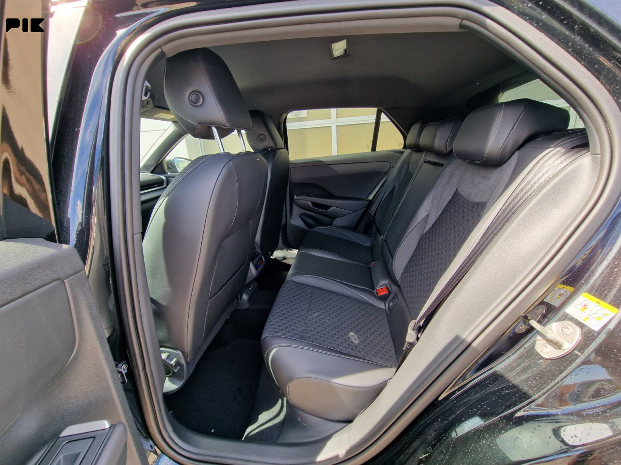 Volkswagen T-Roc R-Line 1.5 eTSI 150KS