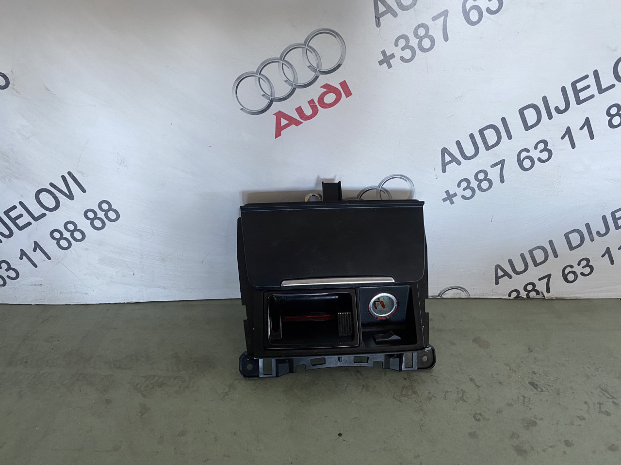 A5 pepeljara 8k0857951c 2017g 011