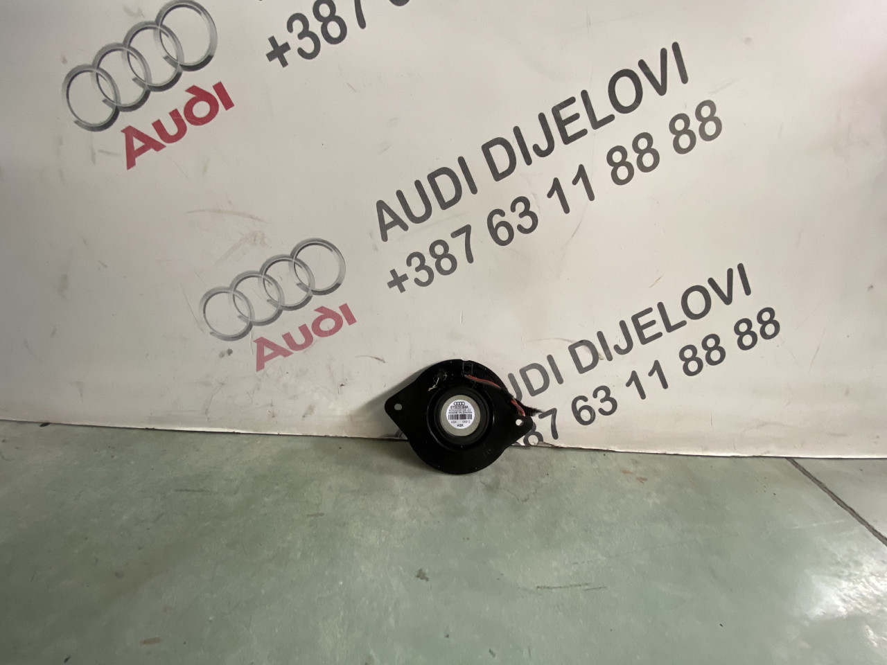 A4 zvucnik table 8t0035399a 2014g 028