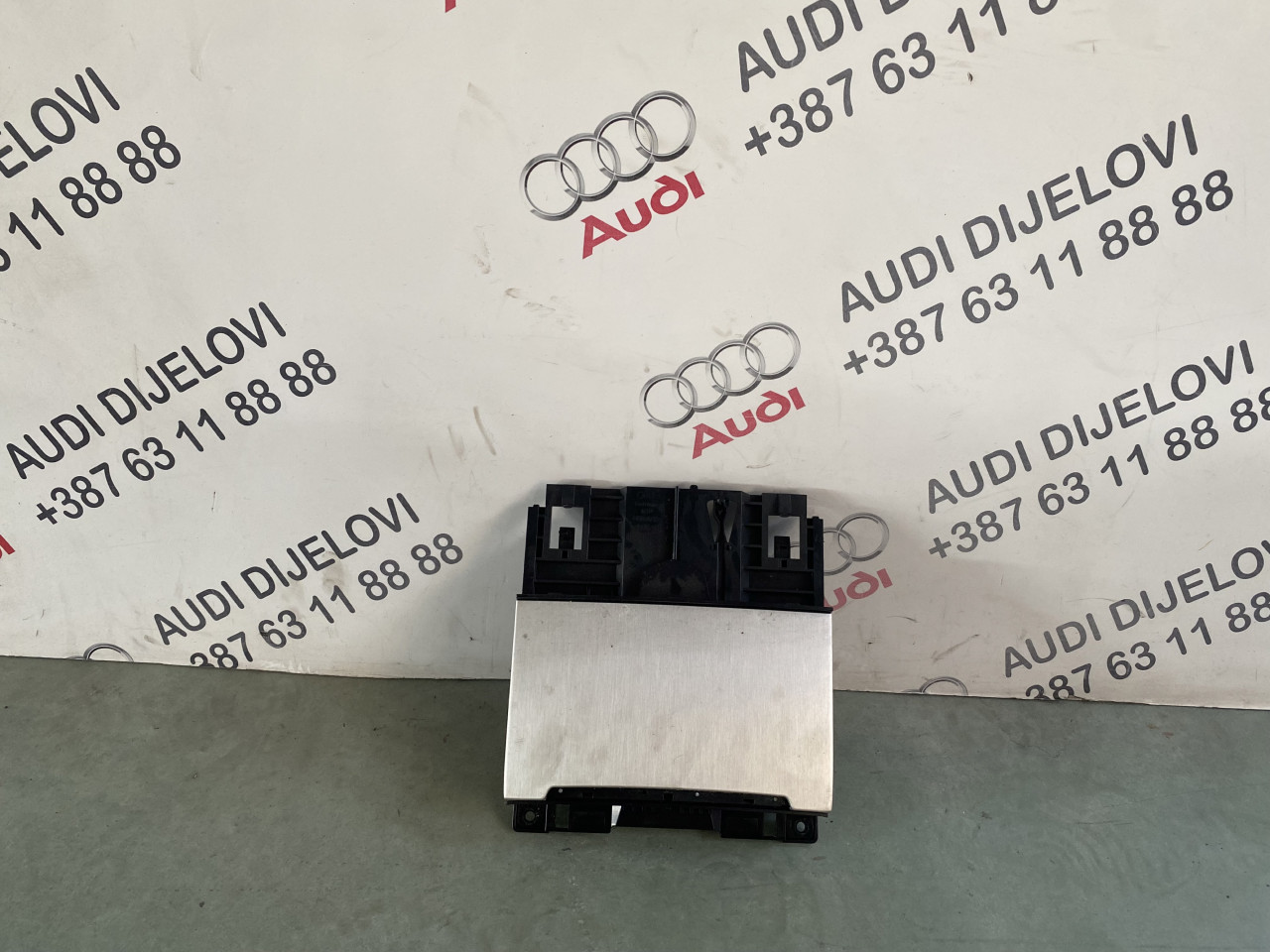 A6 pepeljara 4g0863273a 2014g 027