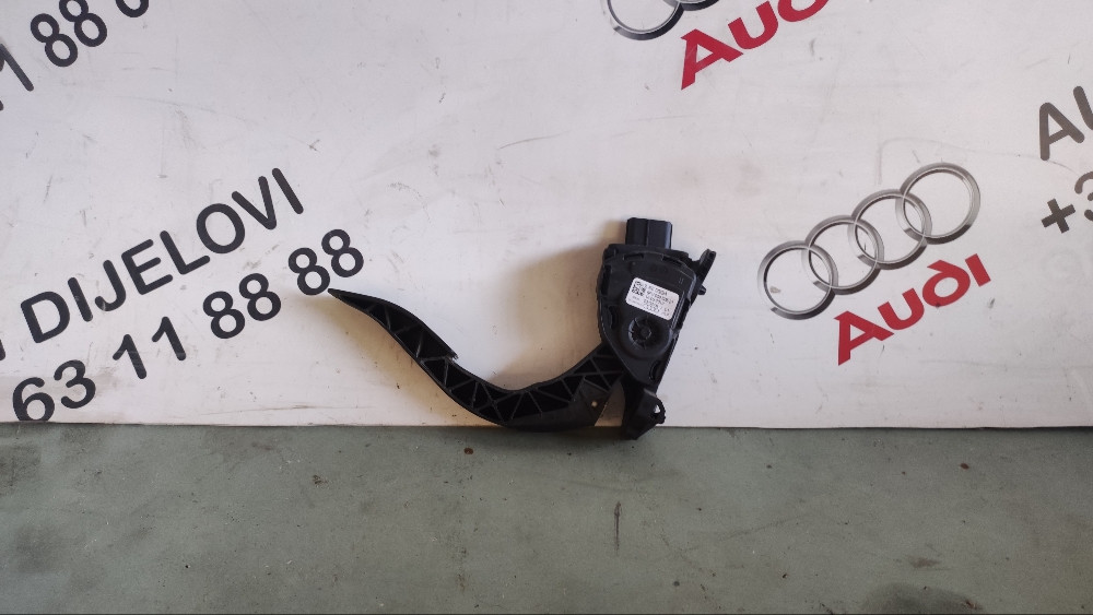 A7 papucica gasa 8k1723523a 2013g 030