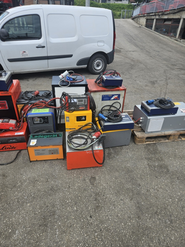 Punjac za elektricni viljuskar