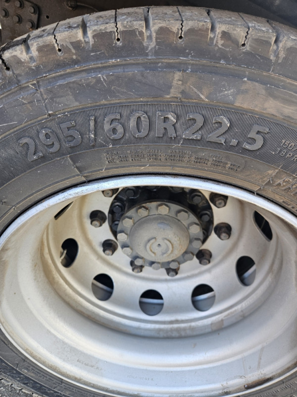Kamion vucna služba - IVECO STRALIS 350 - HM Music doo