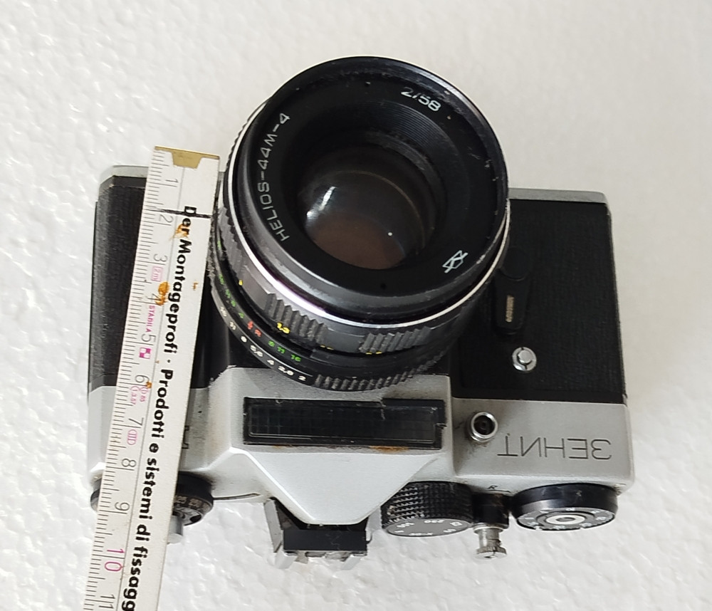 Zenit ET analogni fotoaparat Helios 44M-4 objektiv vintage