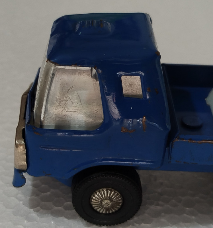 METALNI KAMION DIZALICA Vintage igračka iz Japana stariji model