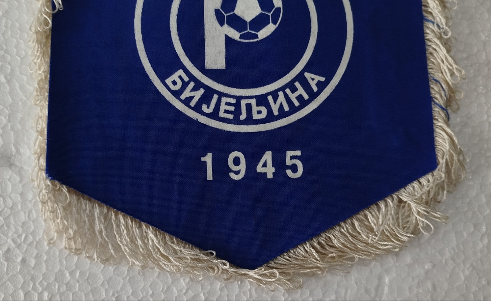 Zastavica Fudbalski klub Radnik Bijeljina kolekcionarska amblem