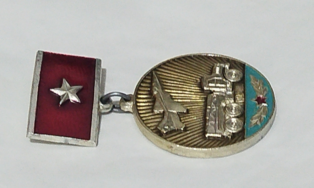 Stara vojna medalja značka Istočni blok SSSR kamion i avion
