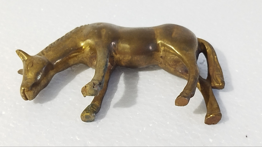 Mesingane figure konj pas vintage starina teške skulpture