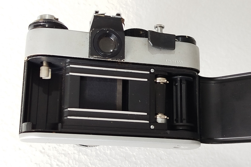 Zenit ET analogni fotoaparat Helios 44M-4 objektiv vintage