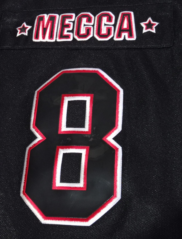 MECCA Athletics majica Hi Five dres Hip hop broj 8
