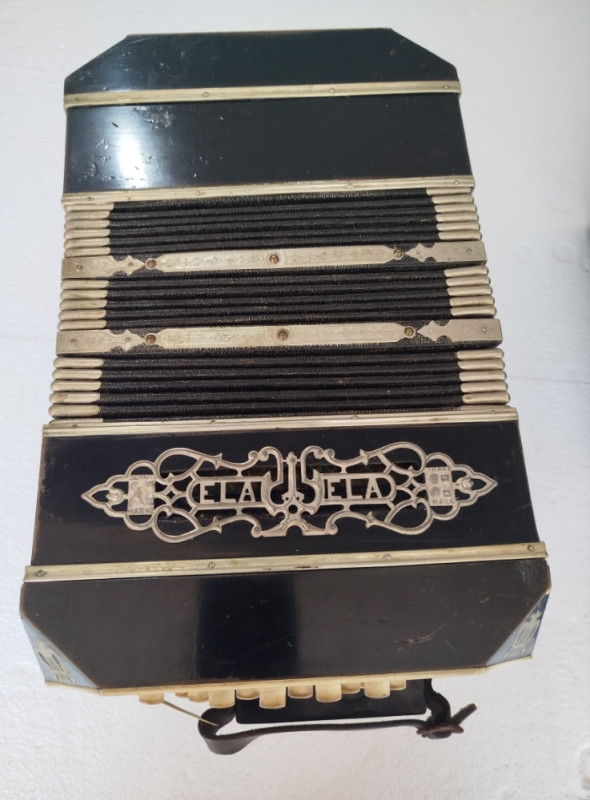 ELA ELA BANDONEON stara harmonika ORIGINALNI KOFER antika raritet