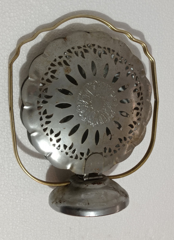 POSLUŽAVNIK metalni vintage pladanj stari dekoracija