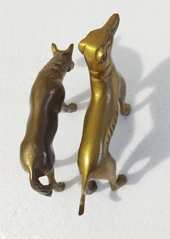 Mesingane figure konj pas vintage starina teške skulpture