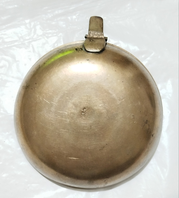 Vintage metalna posuda sa poklopcem reljef ptice antikvitet