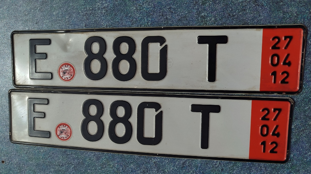 Registarske tablice različite strane dekoracija kolekcionarske
