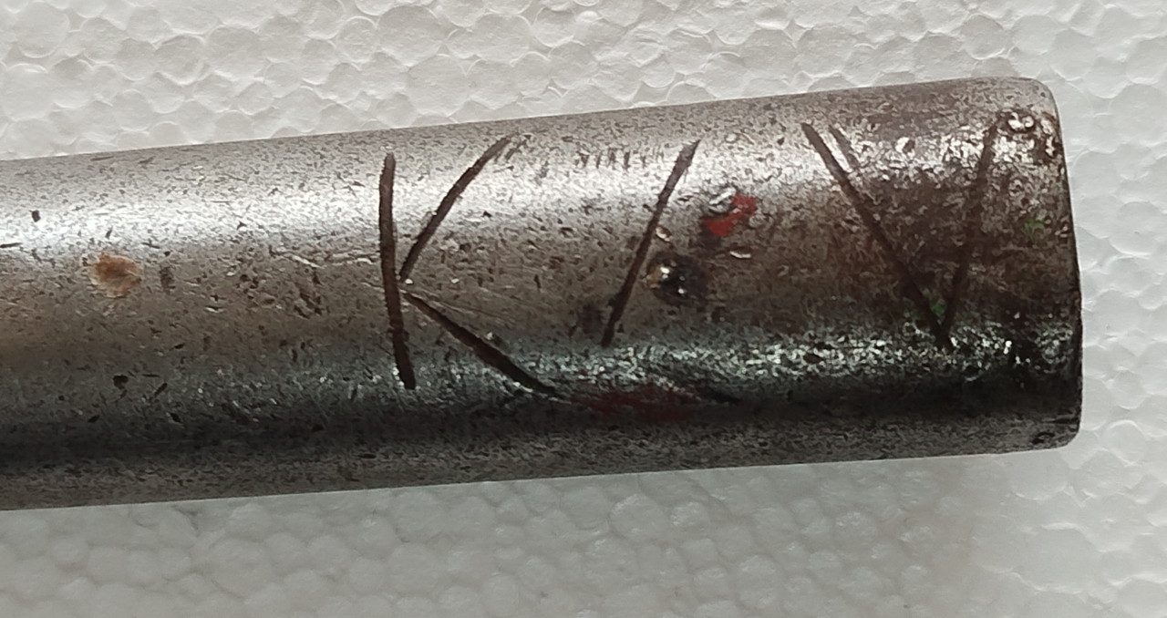 Metalni čekić stari funkcionalan varilački za šljaku