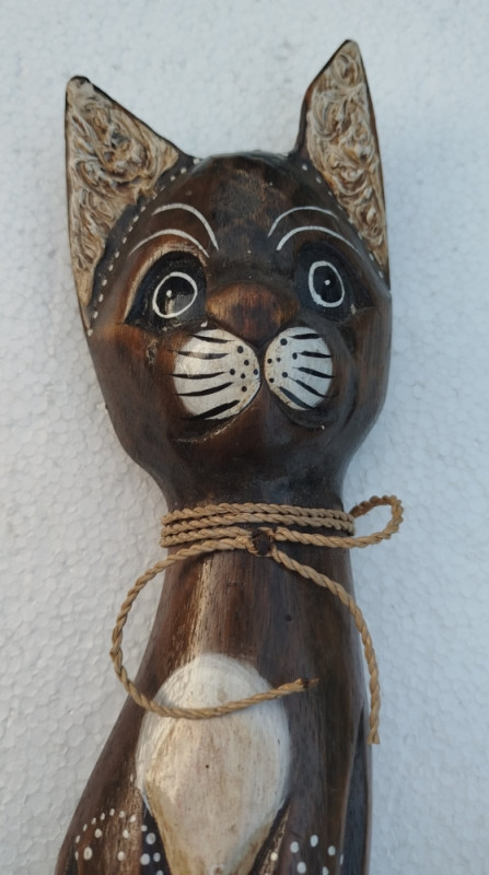Mačka drvena figura rezbarena ručni rad