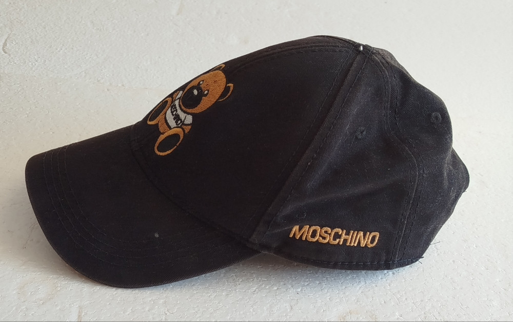 MOSCHINO kačket kapa logo amblem