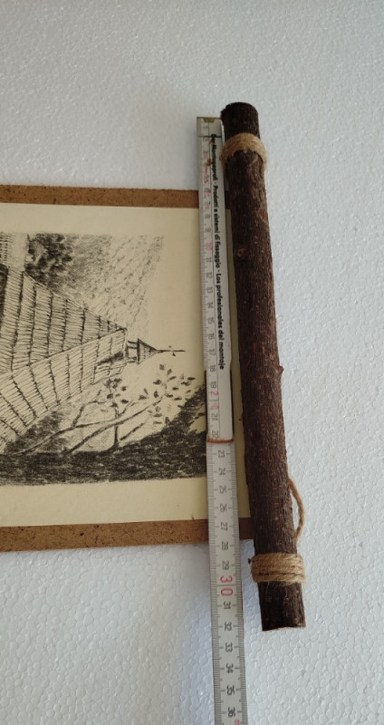 Rustikalna grafika slika drveni svitak motiv stare kuće dekor
