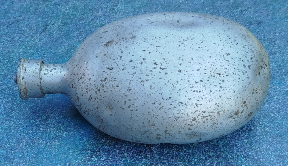 Stara vojna čutura njemačka Drugi svjetski rat metalna