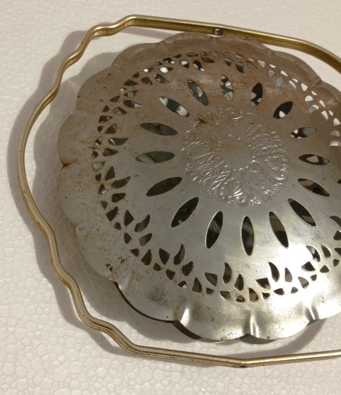 POSLUŽAVNIK metalni vintage pladanj stari dekoracija