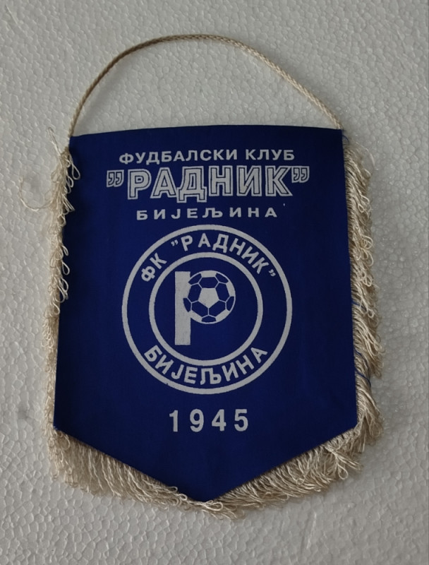 Zastavica Fudbalski klub Radnik Bijeljina kolekcionarska amblem
