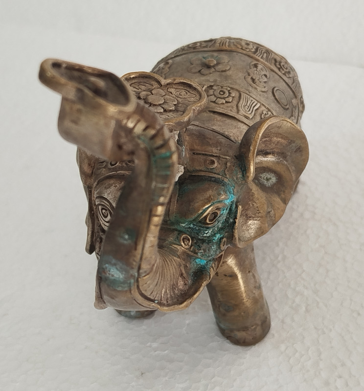 SLON figura skulptura metalna stara Feng Shui